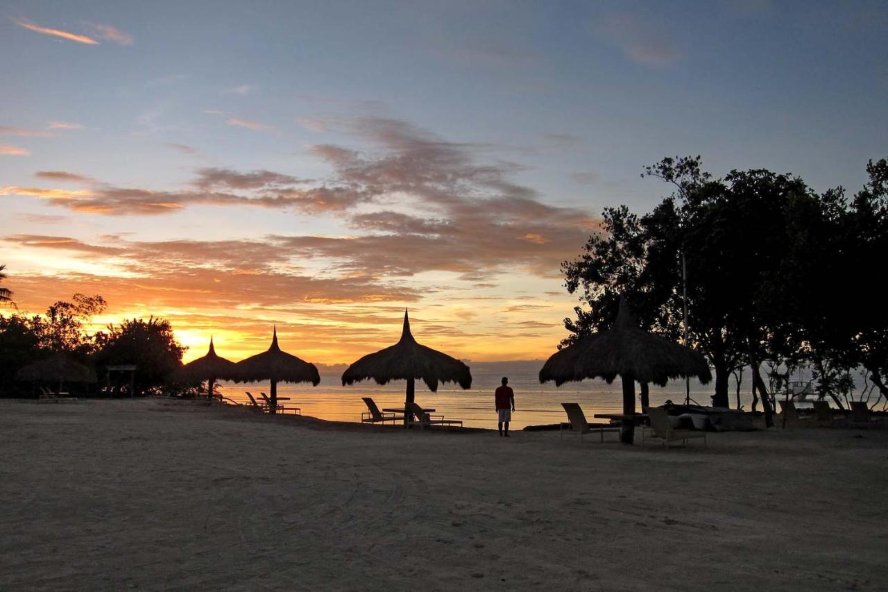 Bluewater Panglao Resort Экстерьер фото